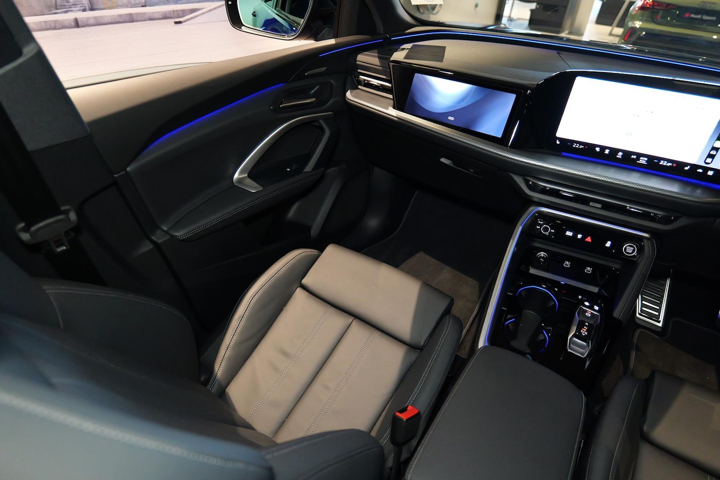 Image about Audi Q5 SUV e-hybrid quattro S tronic
