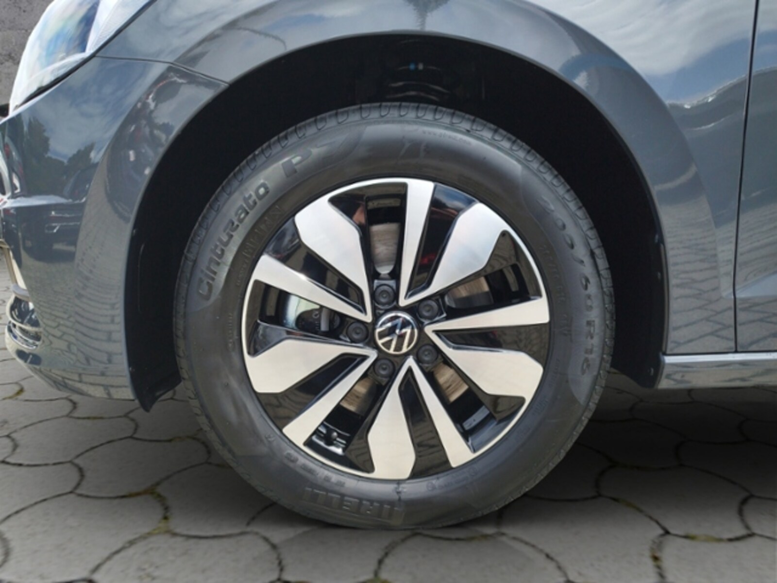 Volkswagen Touran – Bild 12
