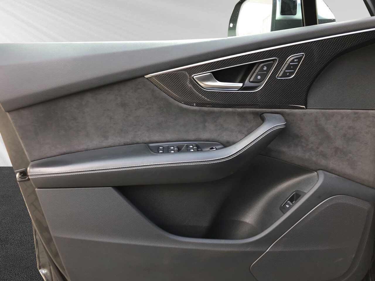 Image about Audi SQ7 TDI quattro tiptronic