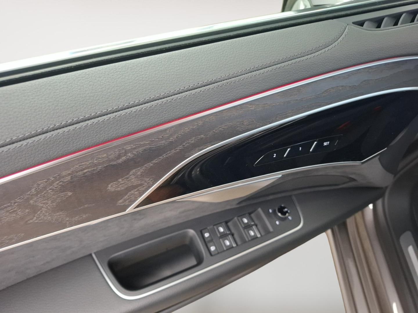 Bild über Audi A8 50 TDI quattro tiptronic - für weitere Informationen kontaktieren Sie den Audi Partner