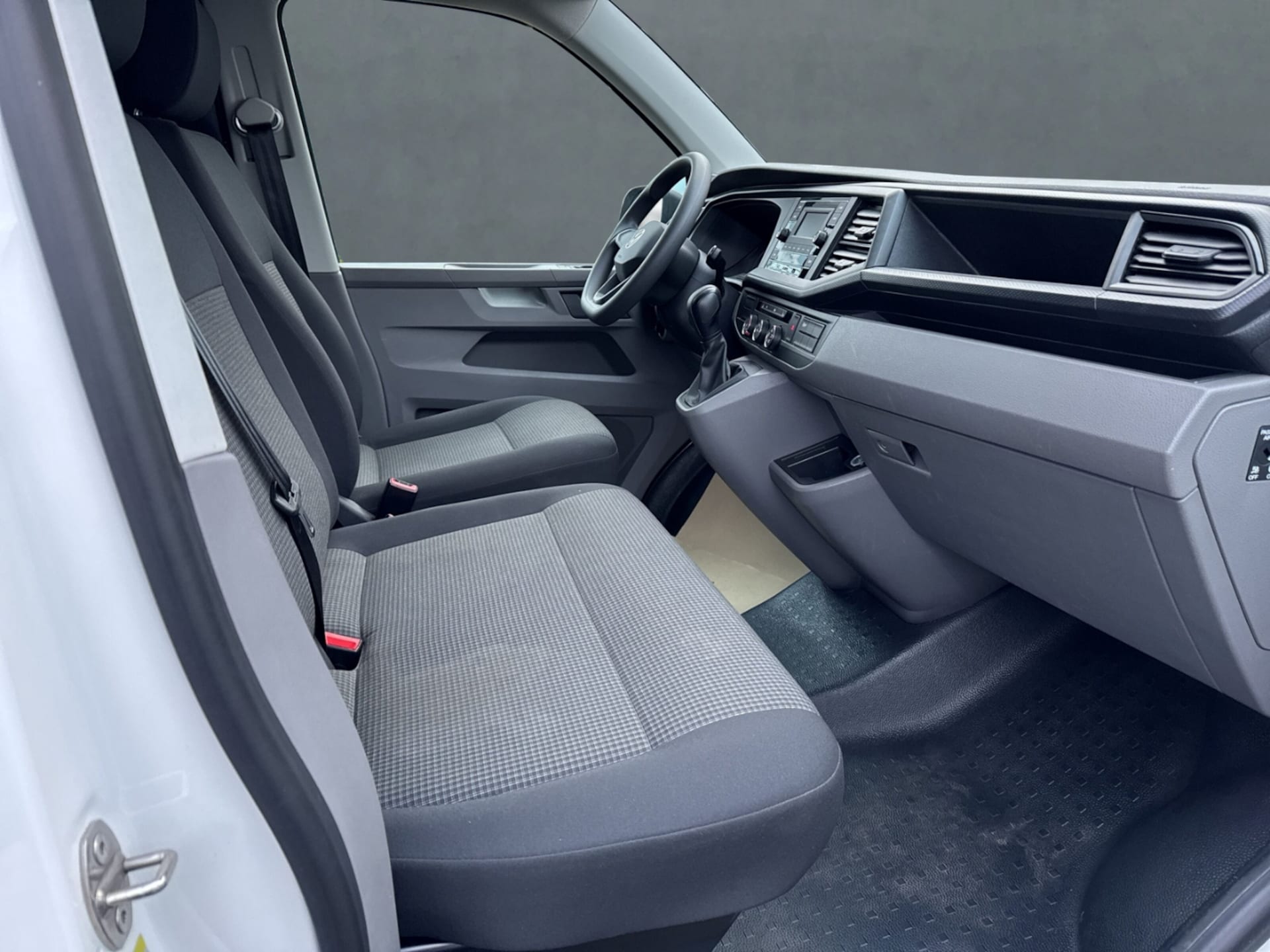Volkswagen T6.1 Transporter Kasten kurzer Radstand