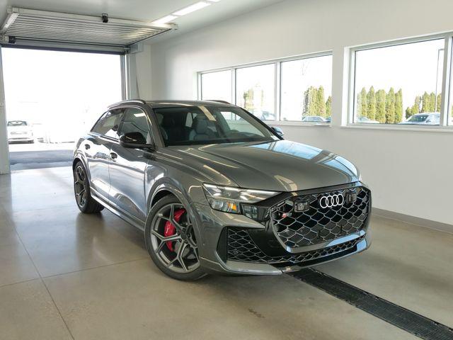 2026 Audi RS Q8 -'s photo