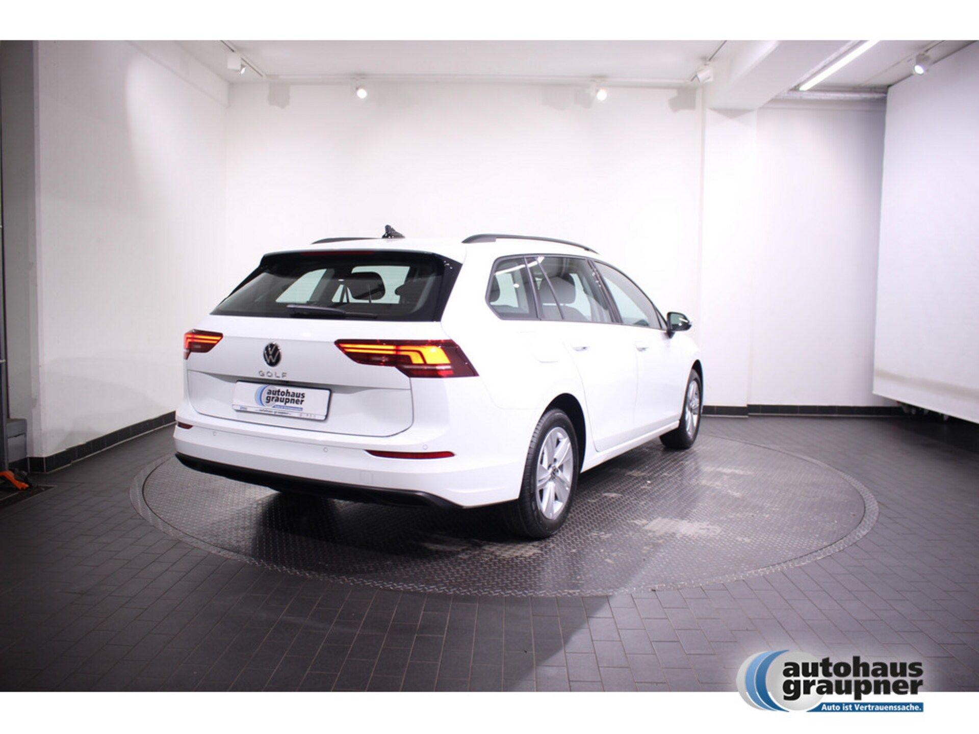 Volkswagen Golf Variant Life