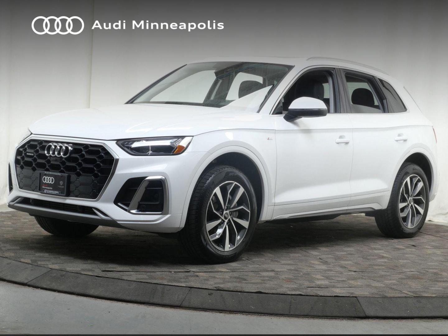 2023 Audi Q5 45 Premium Plus's photo