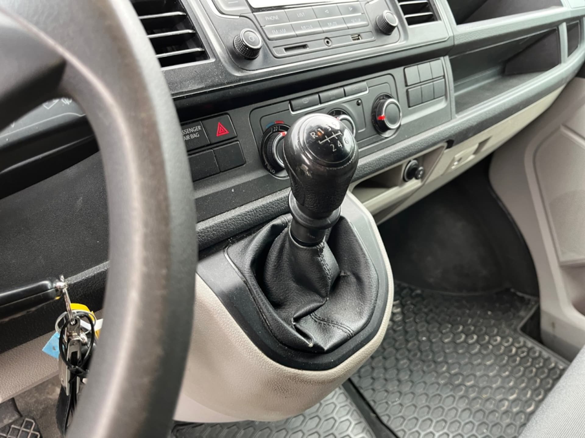 Volkswagen T6 Transporter Kasten langer Radstand