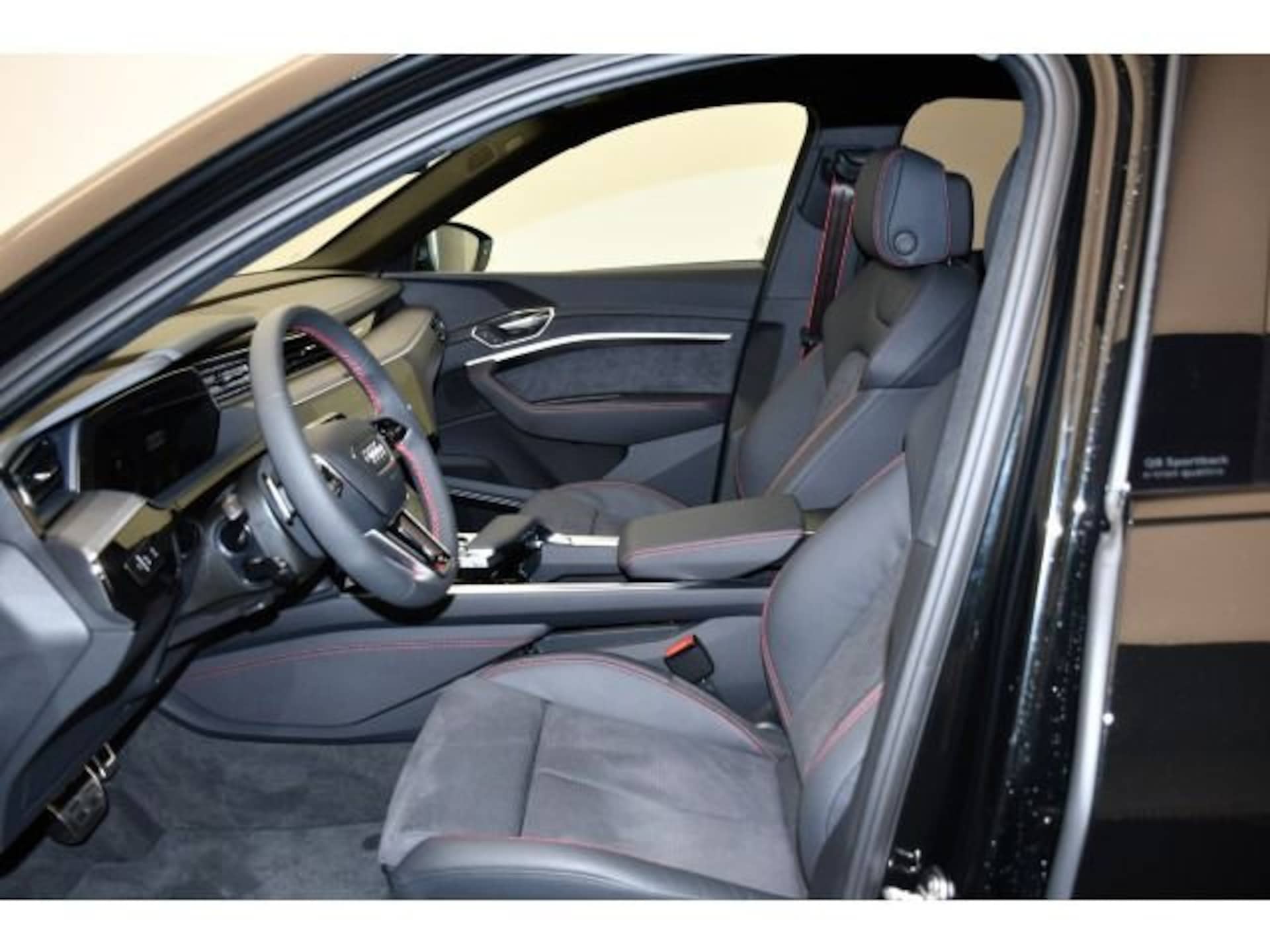 Audi Q8 Sportback e-tron S line