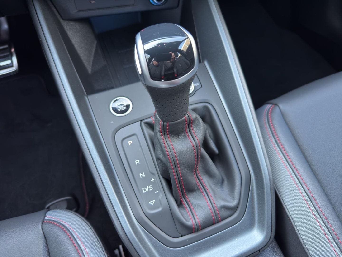 Bild über Audi A1 Sportback S line 40 TFSI S tronic - für weitere Informationen kontaktieren Sie den Audi Partner