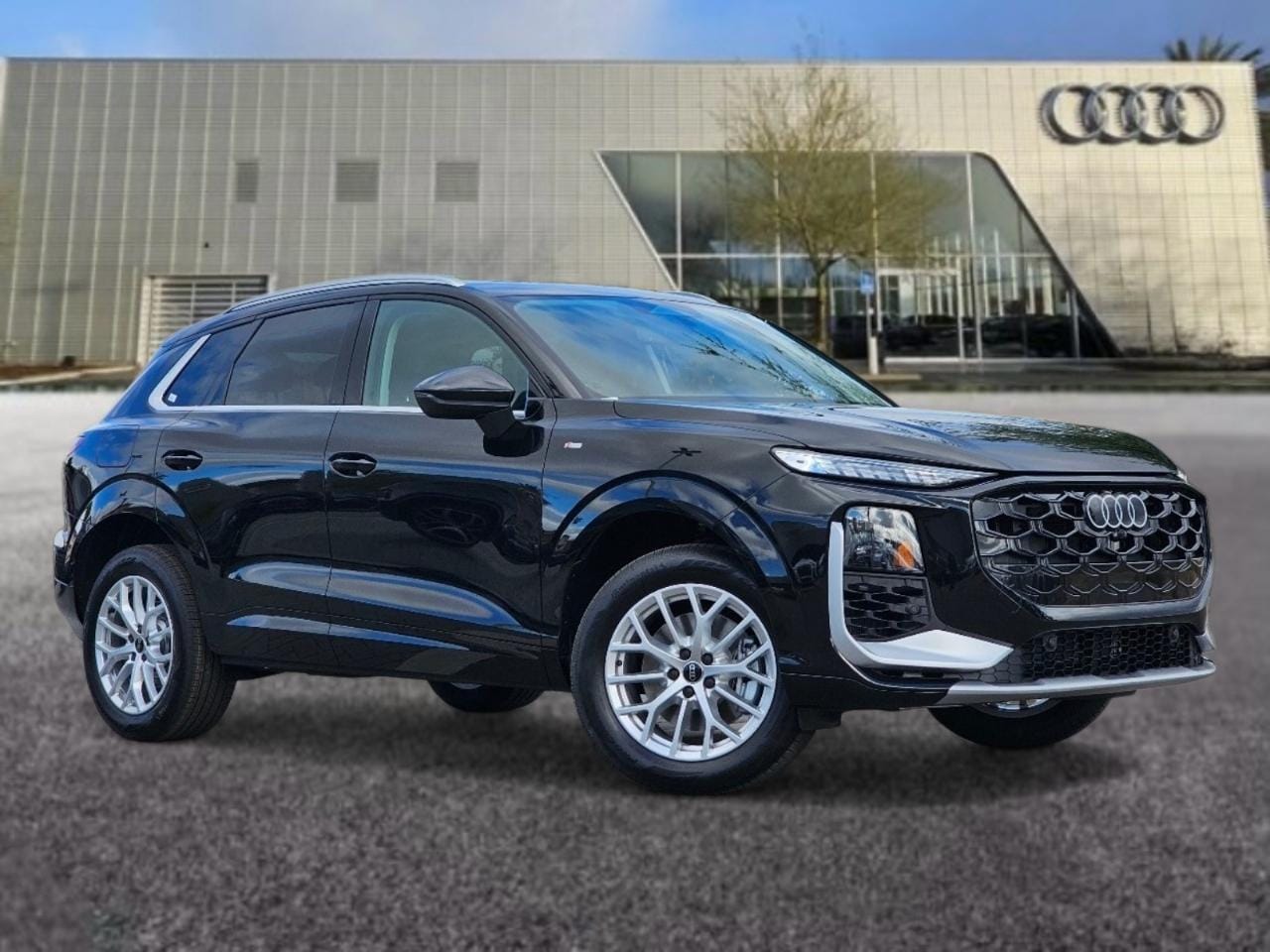 2026 Audi Q3 S line quattro's photo