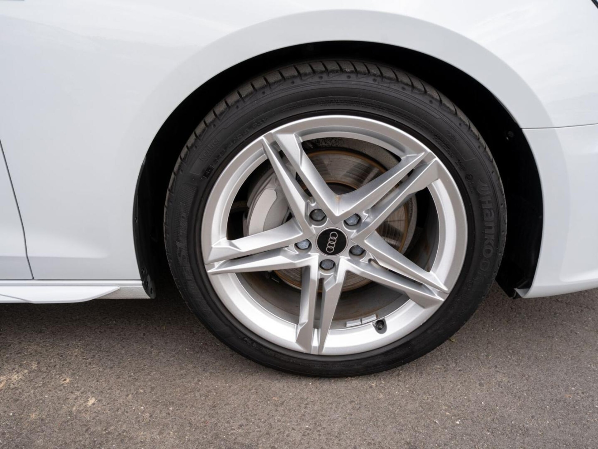 Audi A4 Avant S line