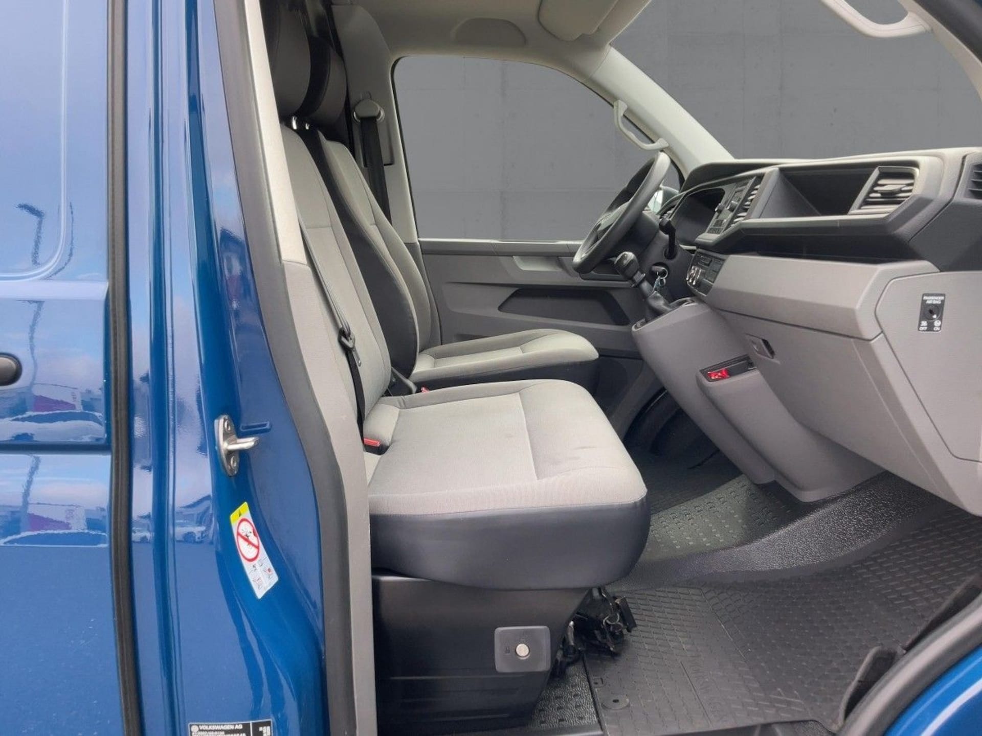 Volkswagen T6.1 Transporter Kasten langer Radstand
