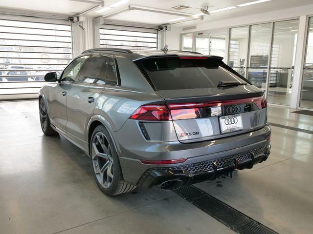 2026 Audi RS Q8 SUV performance
