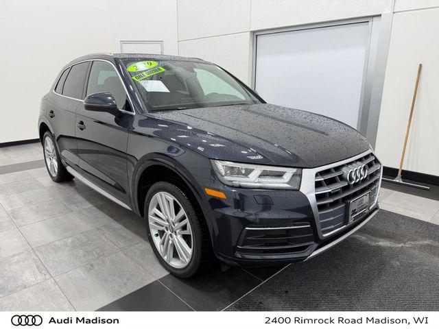 2019 Audi Q5 2.0T quattro S tronic Premium Plus's photo