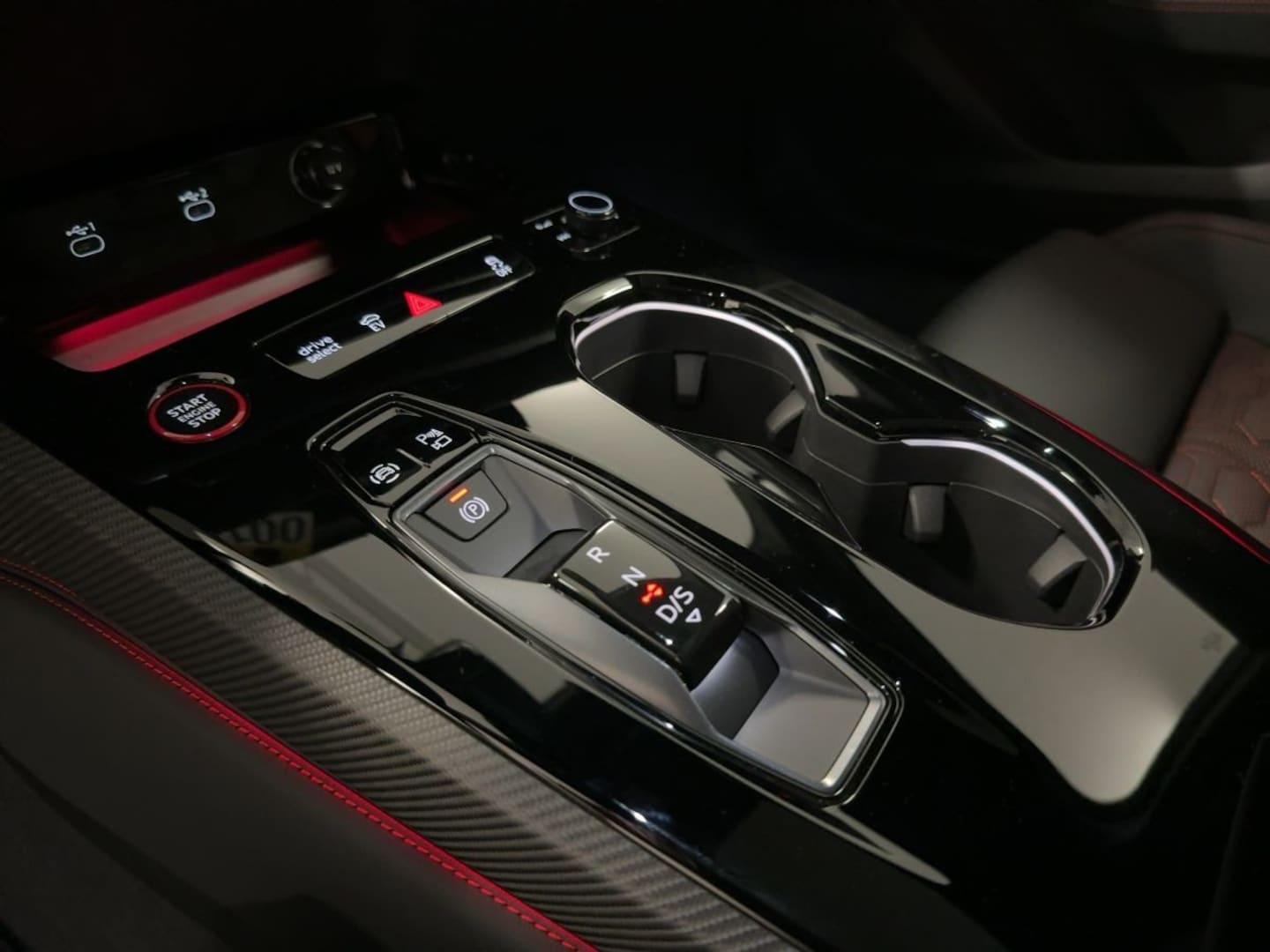 Bild über Audi RS 5 Avant TFSI quattro 470 kW tiptronic - für weitere Informationen kontaktieren Sie den Audi Partner