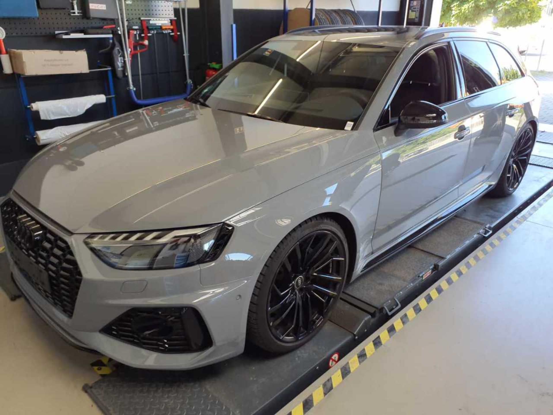 Audi RS 4 Avant