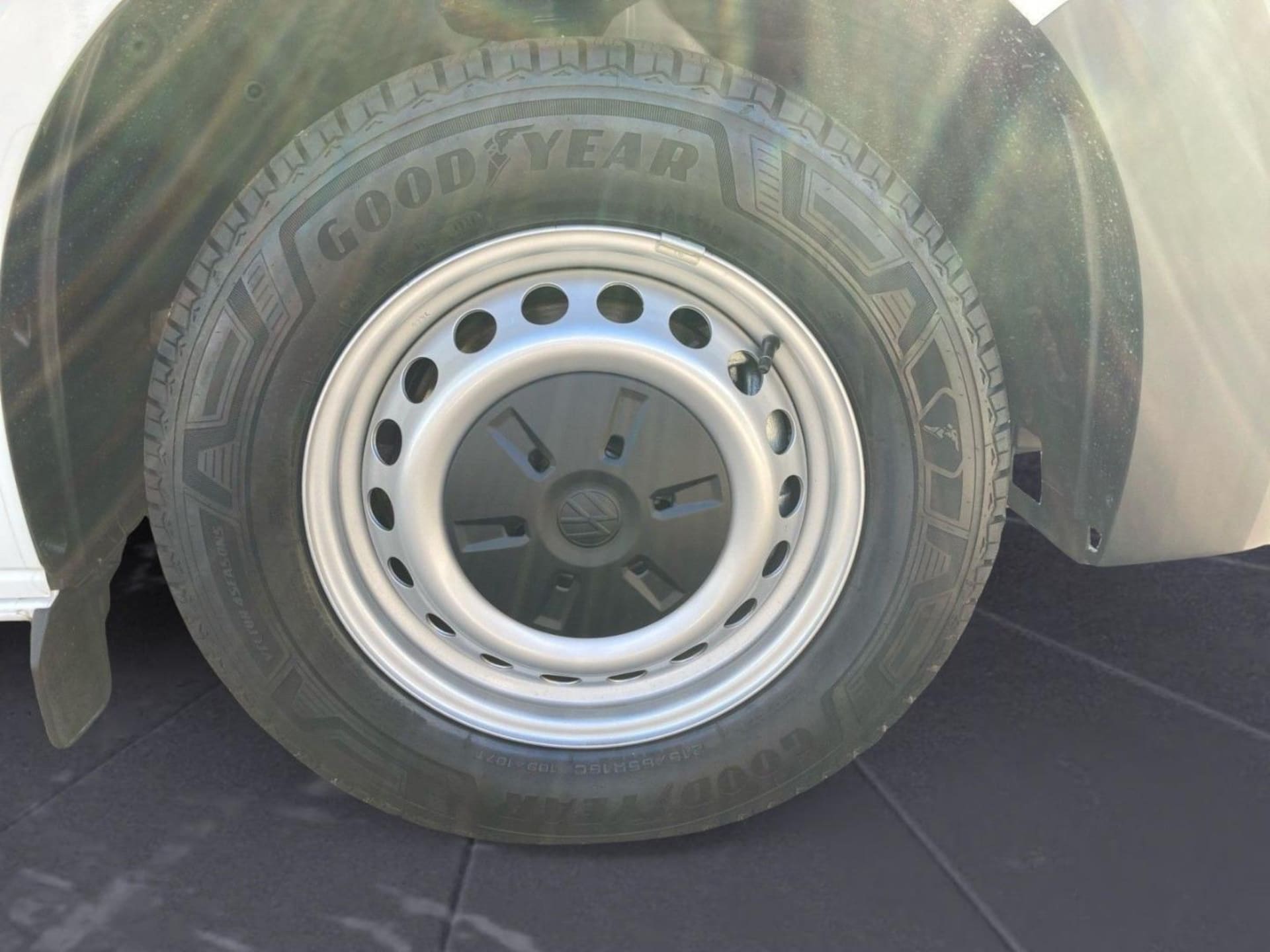 Volkswagen Transporter Kasten kurzer Radstand