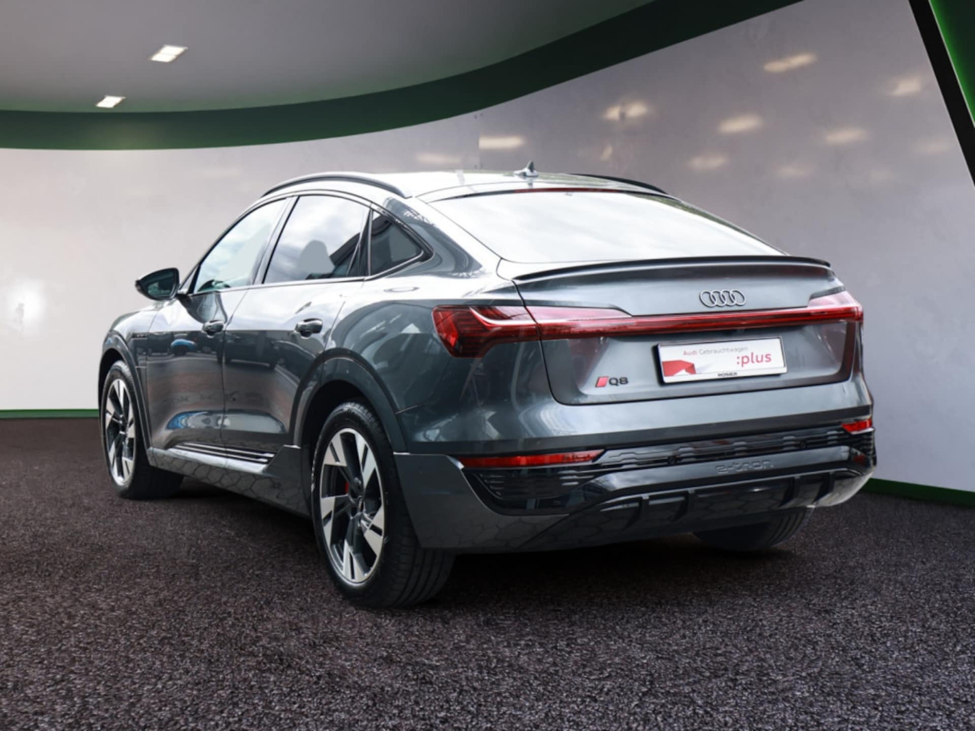 Audi Q8 Sportback e-tron S line