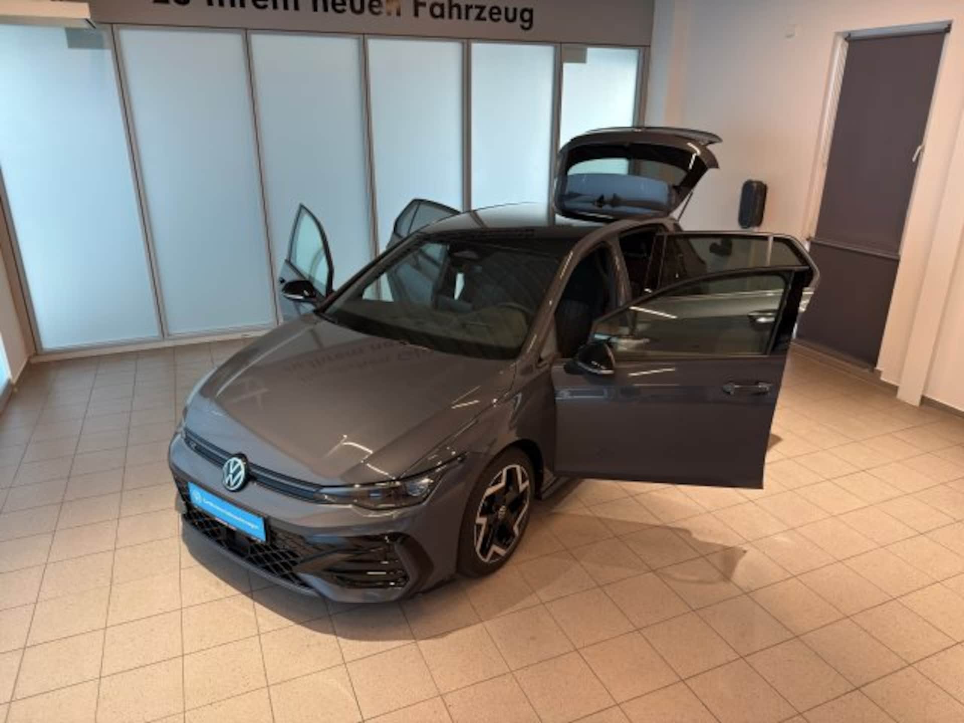 Volkswagen Golf R-Line