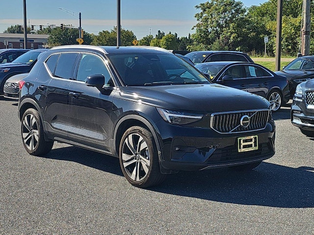 2025 Volvo XC40