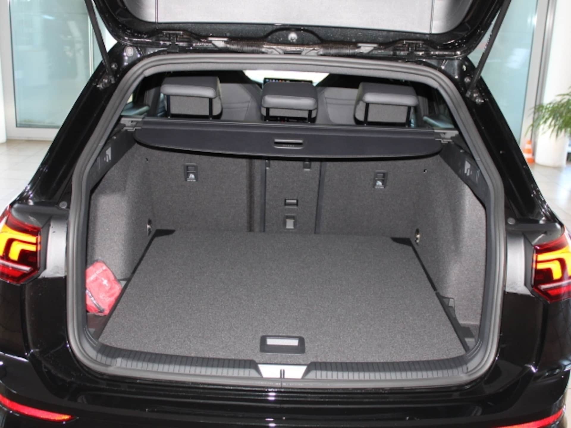 Volkswagen Golf Variant R-Line