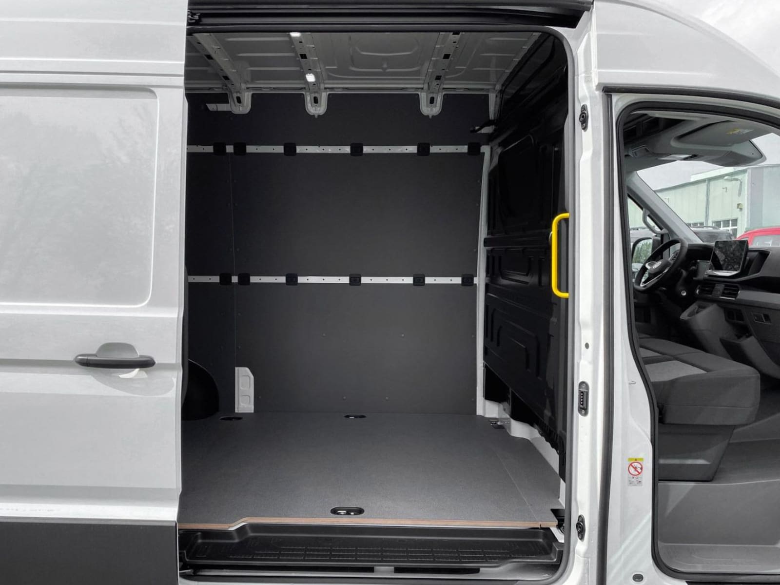 Volkswagen Crafter Kasten mittlerer Radstand – Bild 9