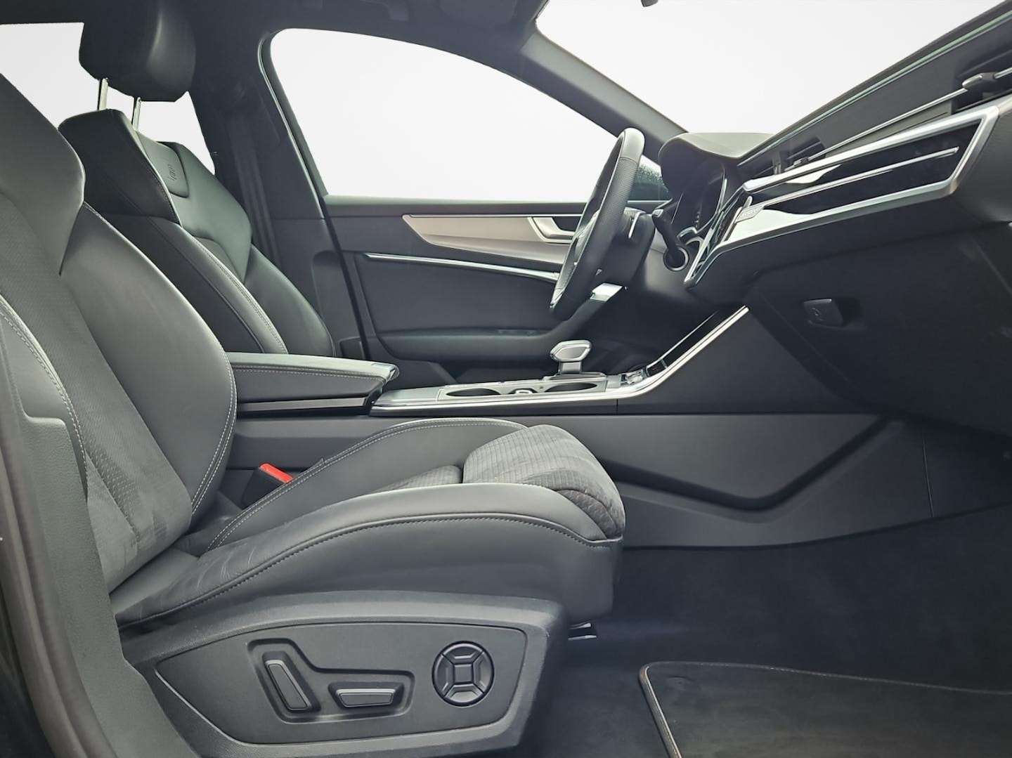 Bild über Audi S6 Avant TDI quattro tiptronic - für weitere Informationen kontaktieren Sie den Audi Partner