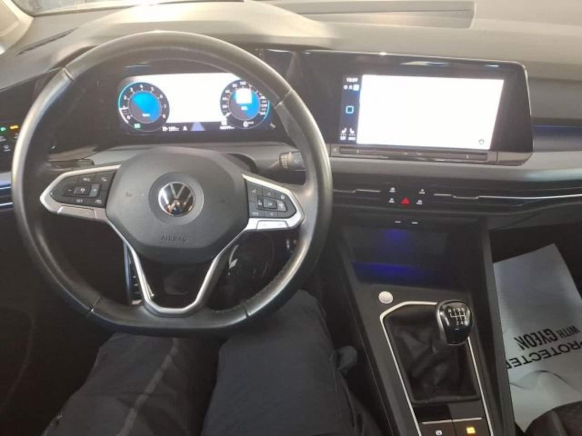 Volkswagen Golf Active