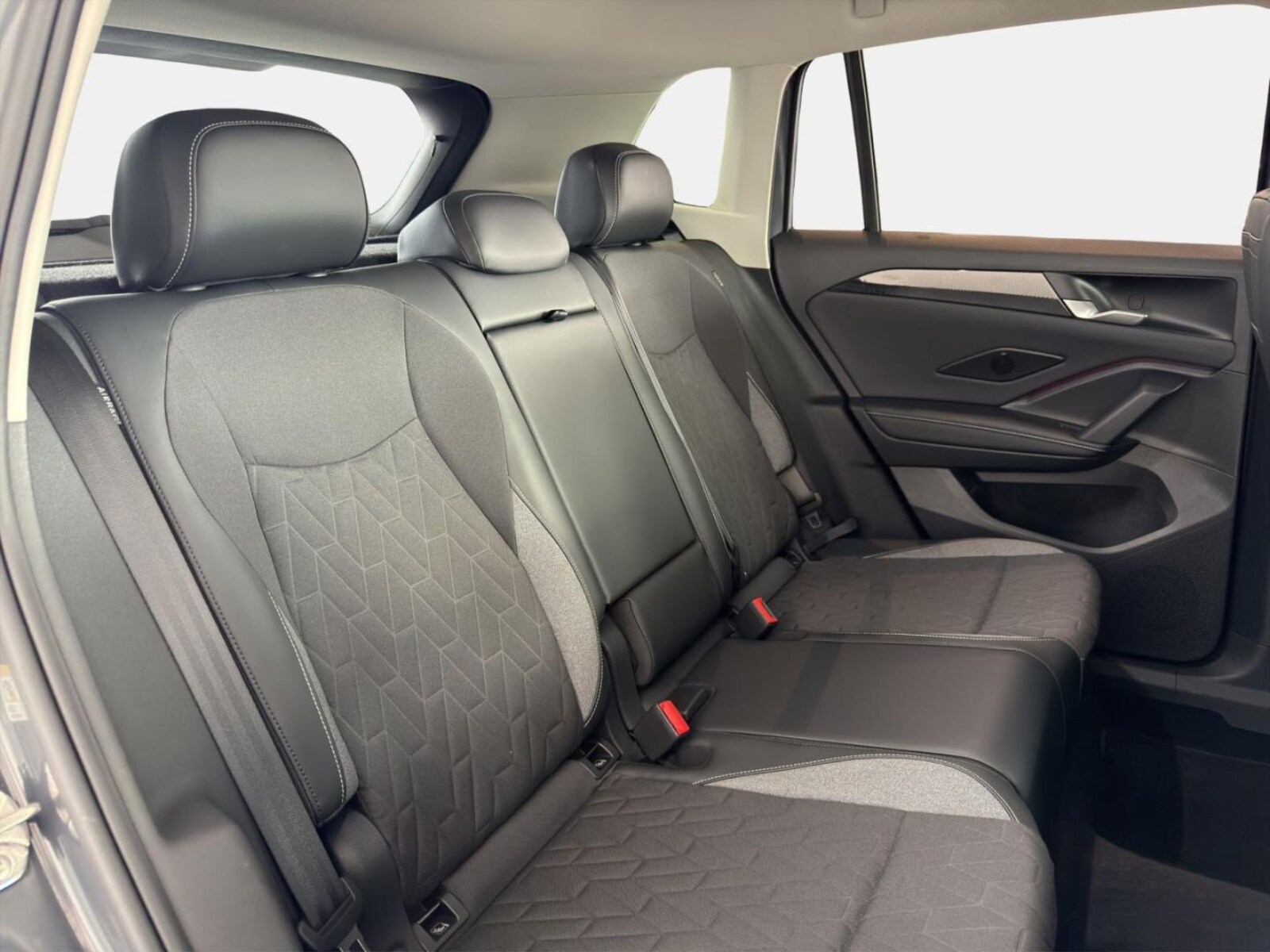 Volkswagen Tiguan – Bild 11