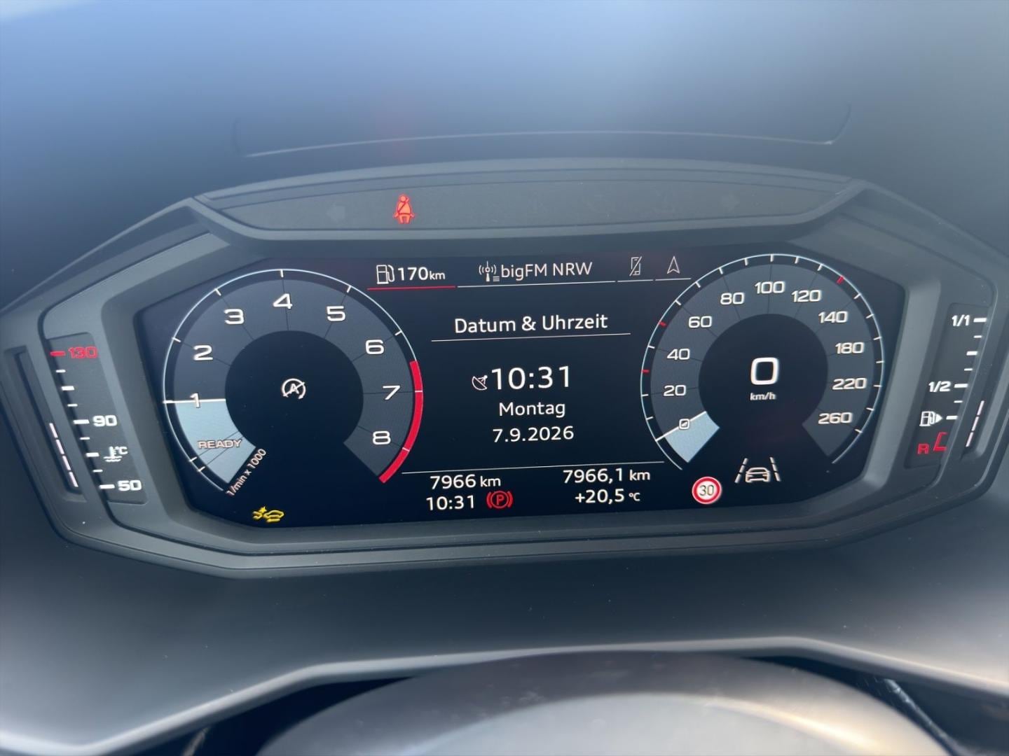 Bild über Audi A1 allstreet 30 TFSI Schaltgetriebe - für weitere Informationen kontaktieren Sie den Audi Partner