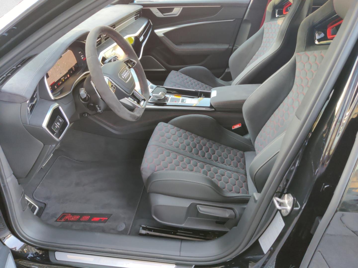 Image about Audi RS 6 Avant performance quattro tiptronic