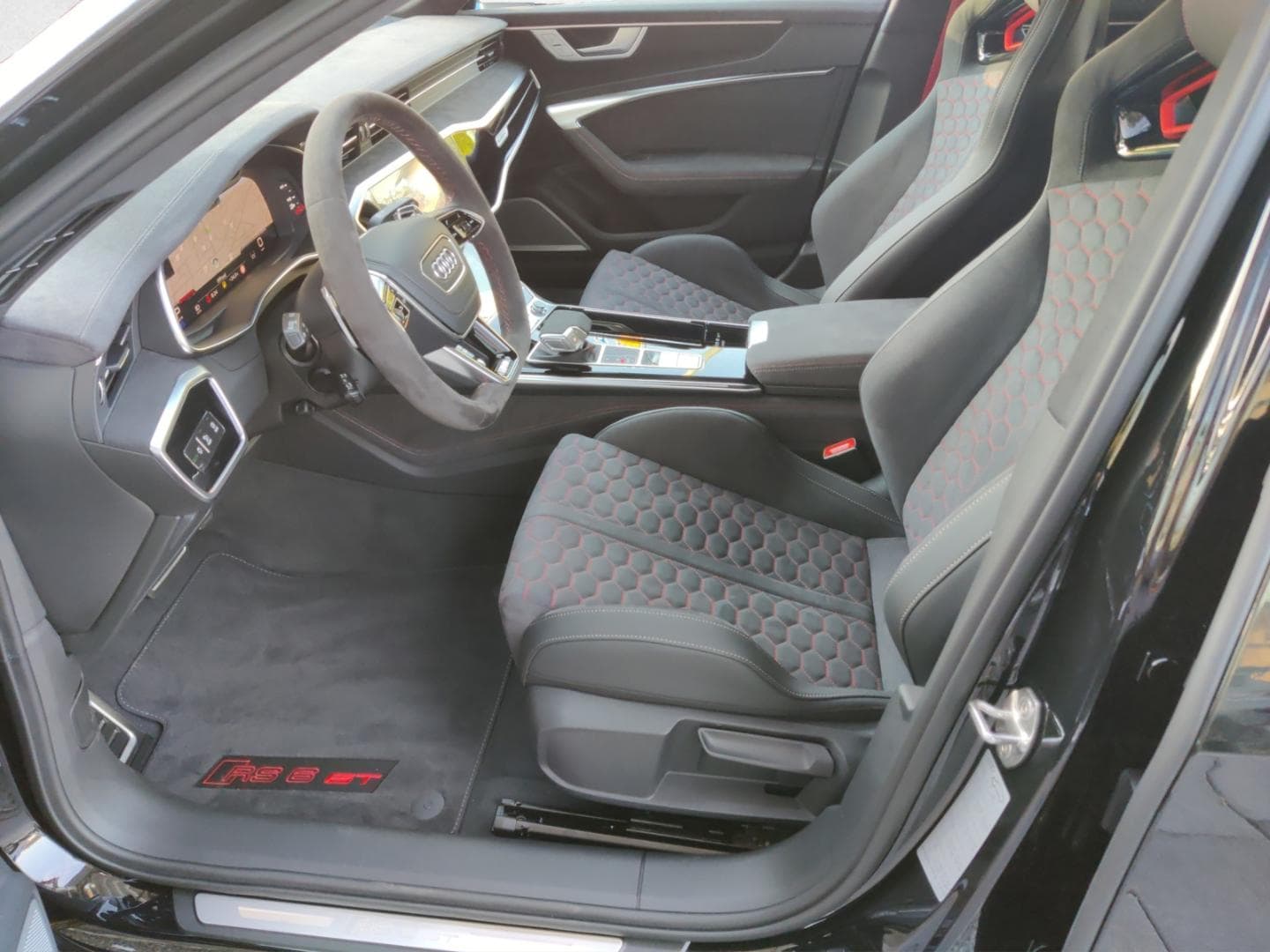 Image about Audi RS 6 Avant performance quattro tiptronic