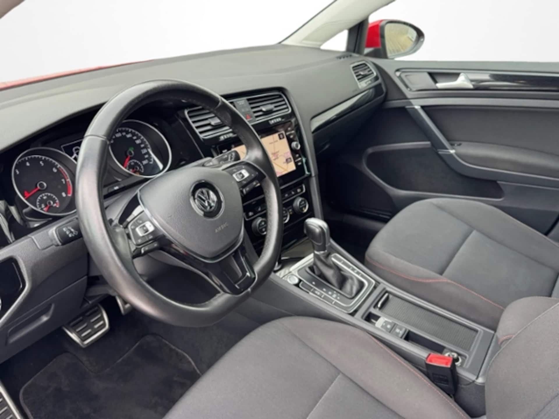 Volkswagen Golf SOUND
