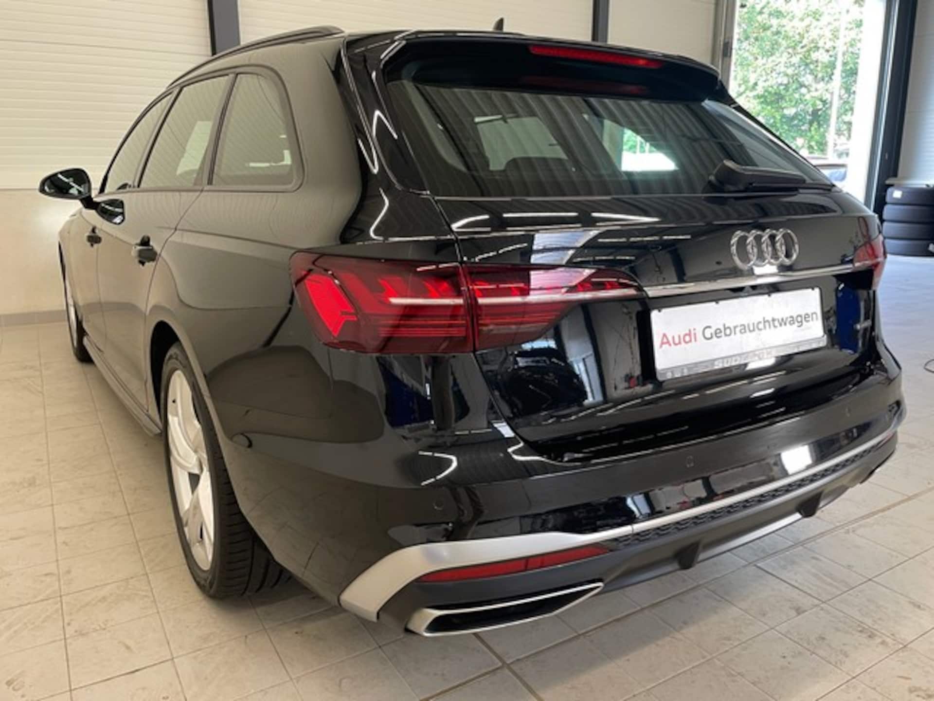 Audi A4 Avant S line