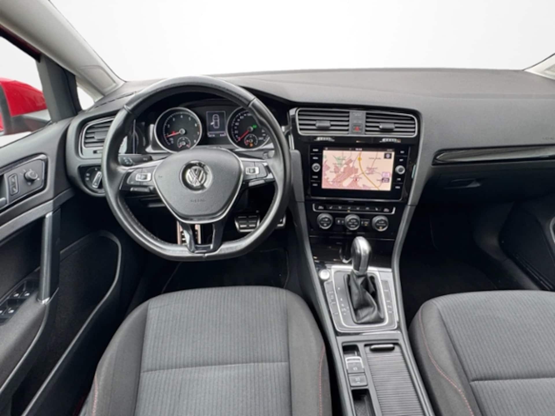 Volkswagen Golf SOUND
