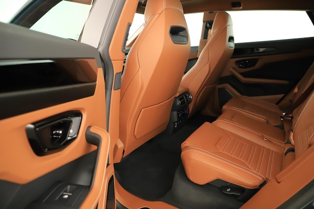 2025 Lamborghini Urus SE - Photo 35