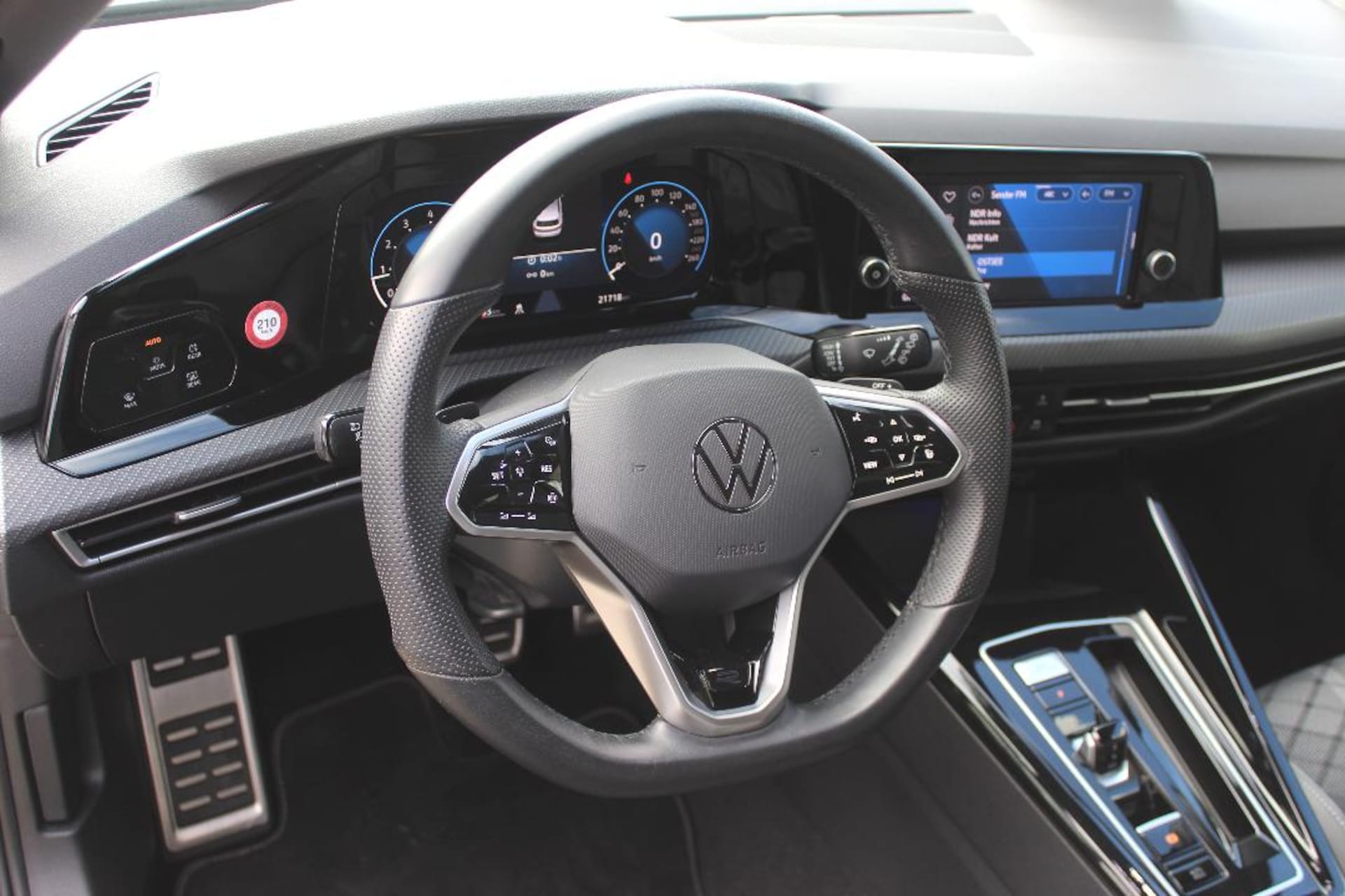 Volkswagen Golf R-Line