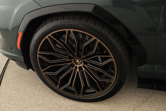 2025 Lamborghini Urus SE - Photo 40