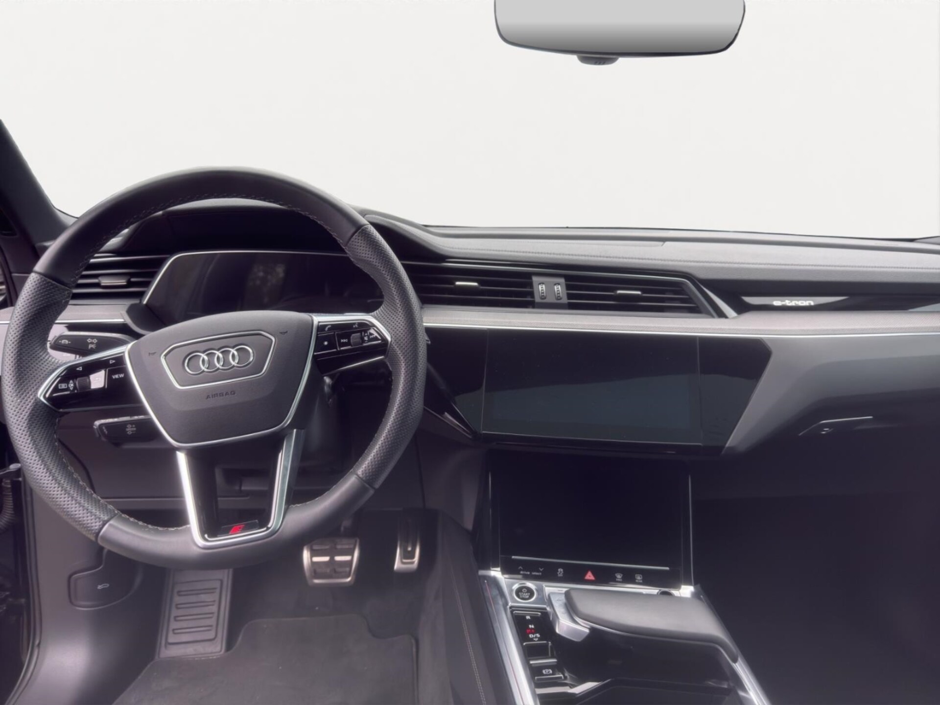 Audi Q8 e-tron S line