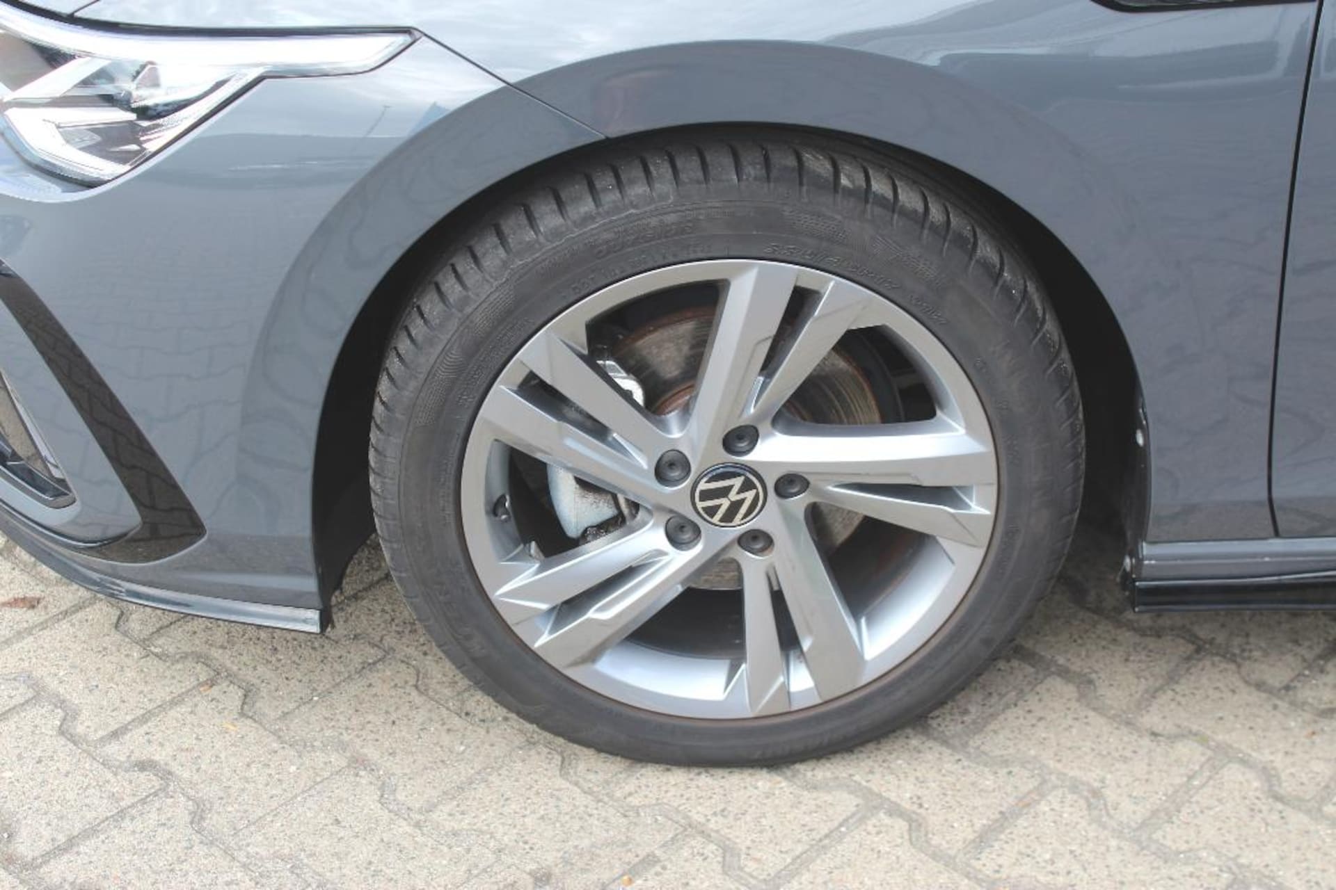 Volkswagen Golf R-Line