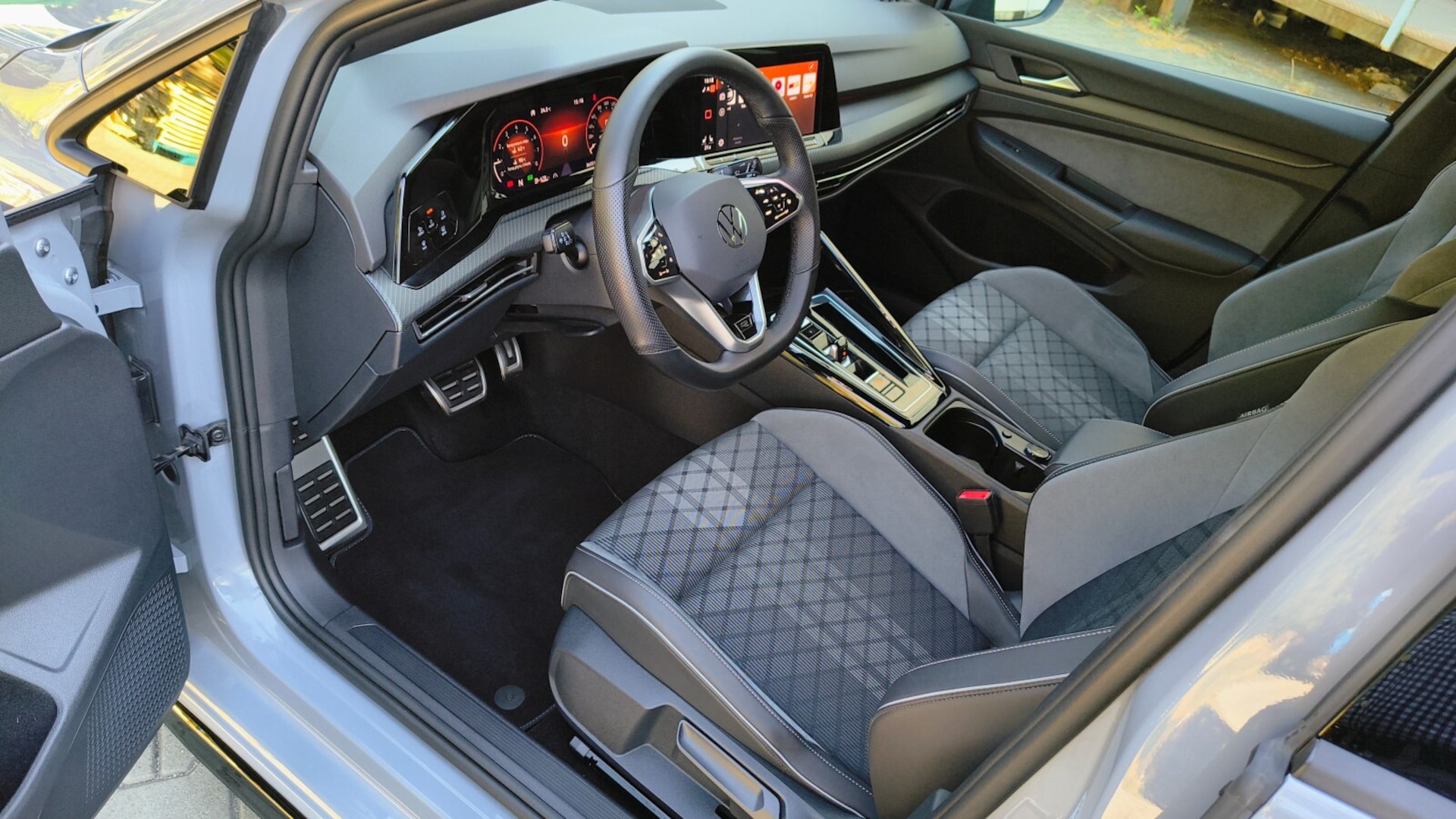Volkswagen Golf R-Line