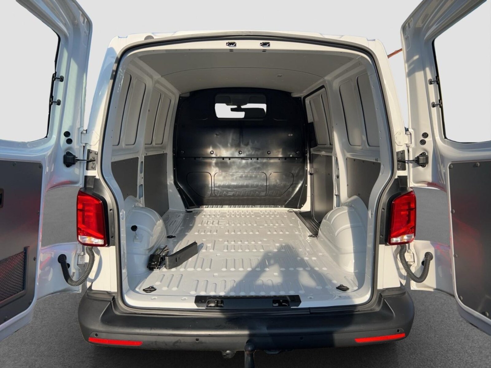 Volkswagen T6.1 Transporter Kasten kurzer Radstand – Bild 24