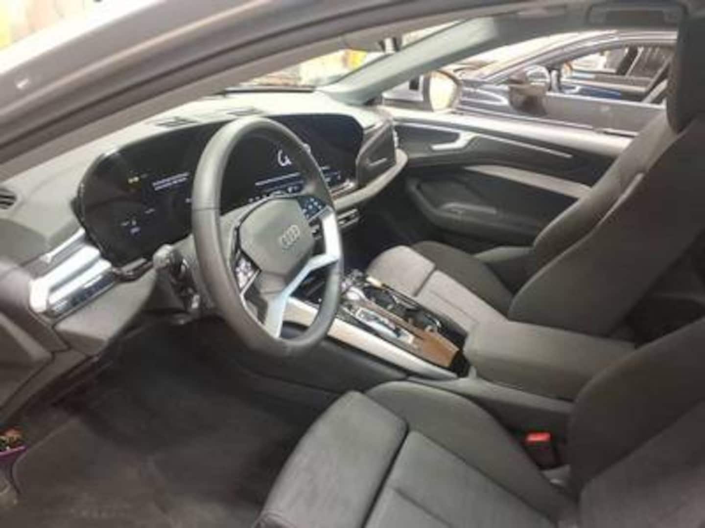 Bild über Audi A6 Avant TDI quattro 150 kW S tronic - für weitere Informationen kontaktieren Sie den Audi Partner