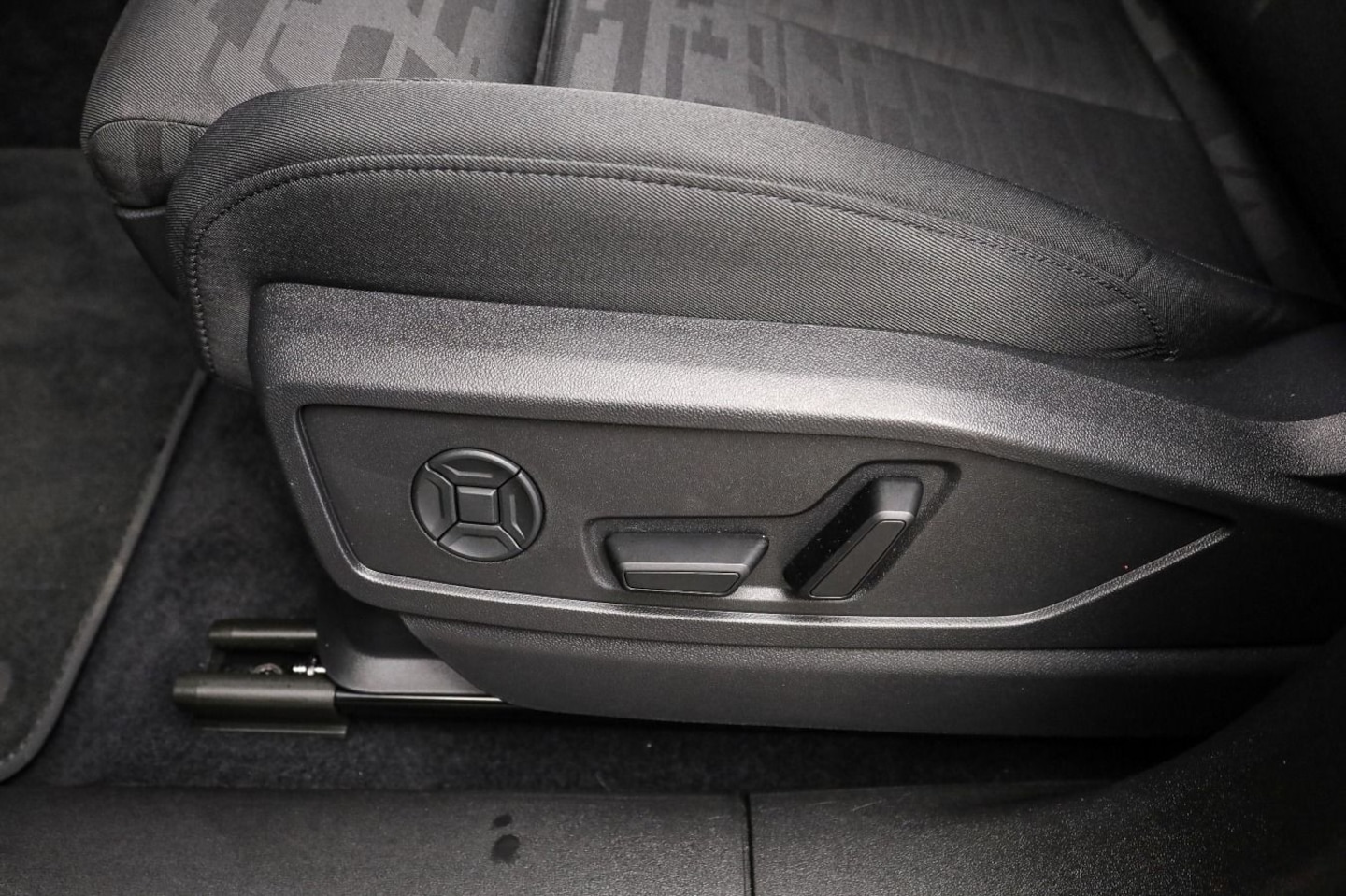 Bild über Audi Q5 Sportback TDI quattro 150 kW S tronic - für weitere Informationen kontaktieren Sie den Audi Partner