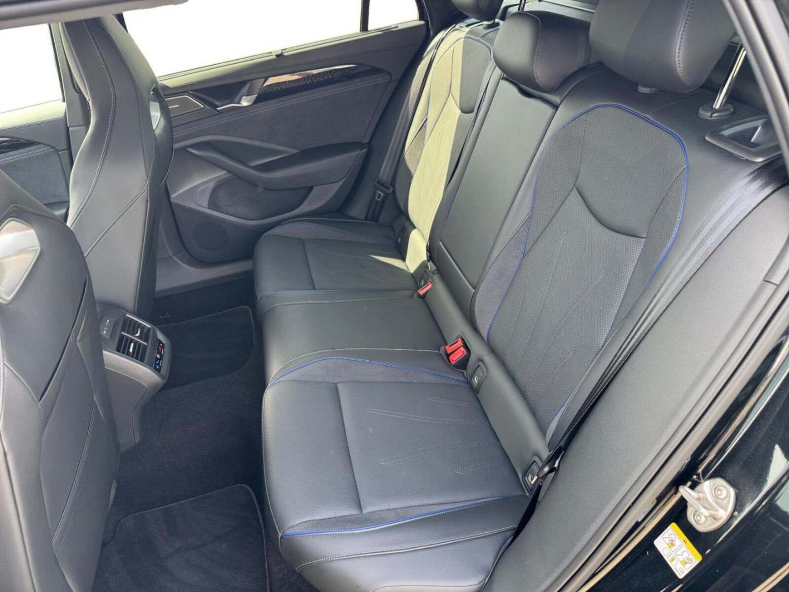Volkswagen Passat – Bild 10