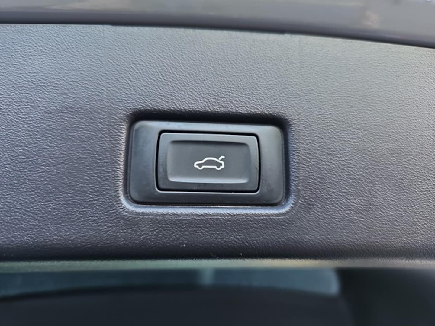 Bild über Audi Q4 Sportback e-tron 40 e-tron - für weitere Informationen kontaktieren Sie den Audi Partner