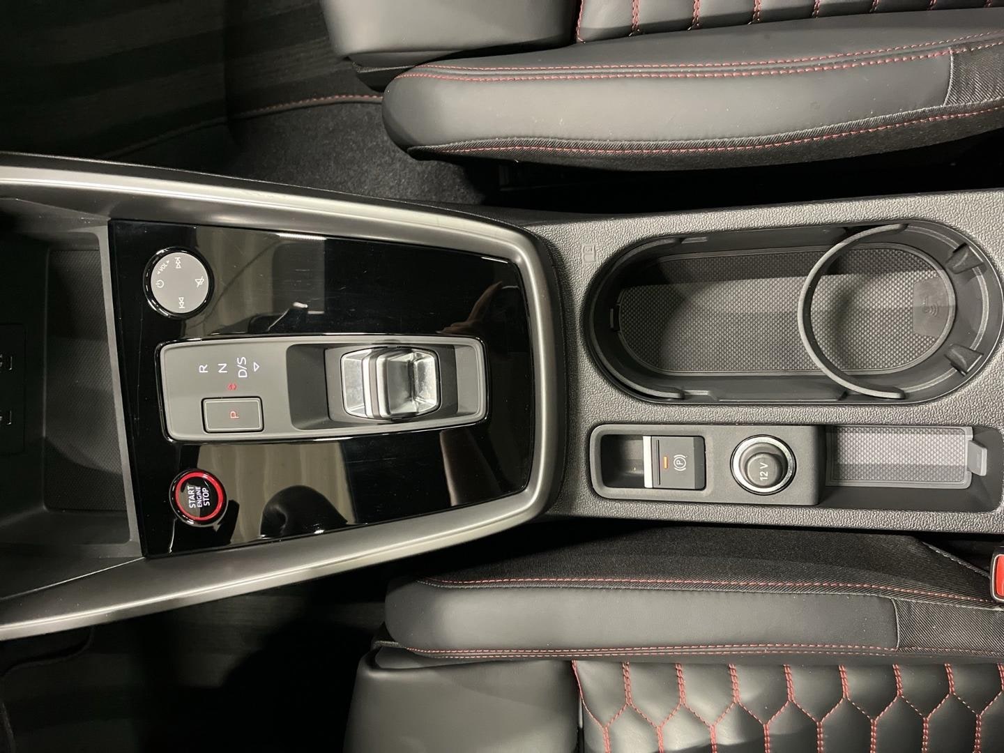 Bild über Audi RS 3 Sportback TFSI quattro S tronic - für weitere Informationen kontaktieren Sie den Audi Partner