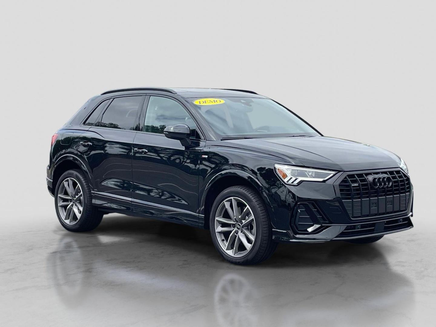 2025 Audi Q3 45 TFSI S Line Premium quattro's photo