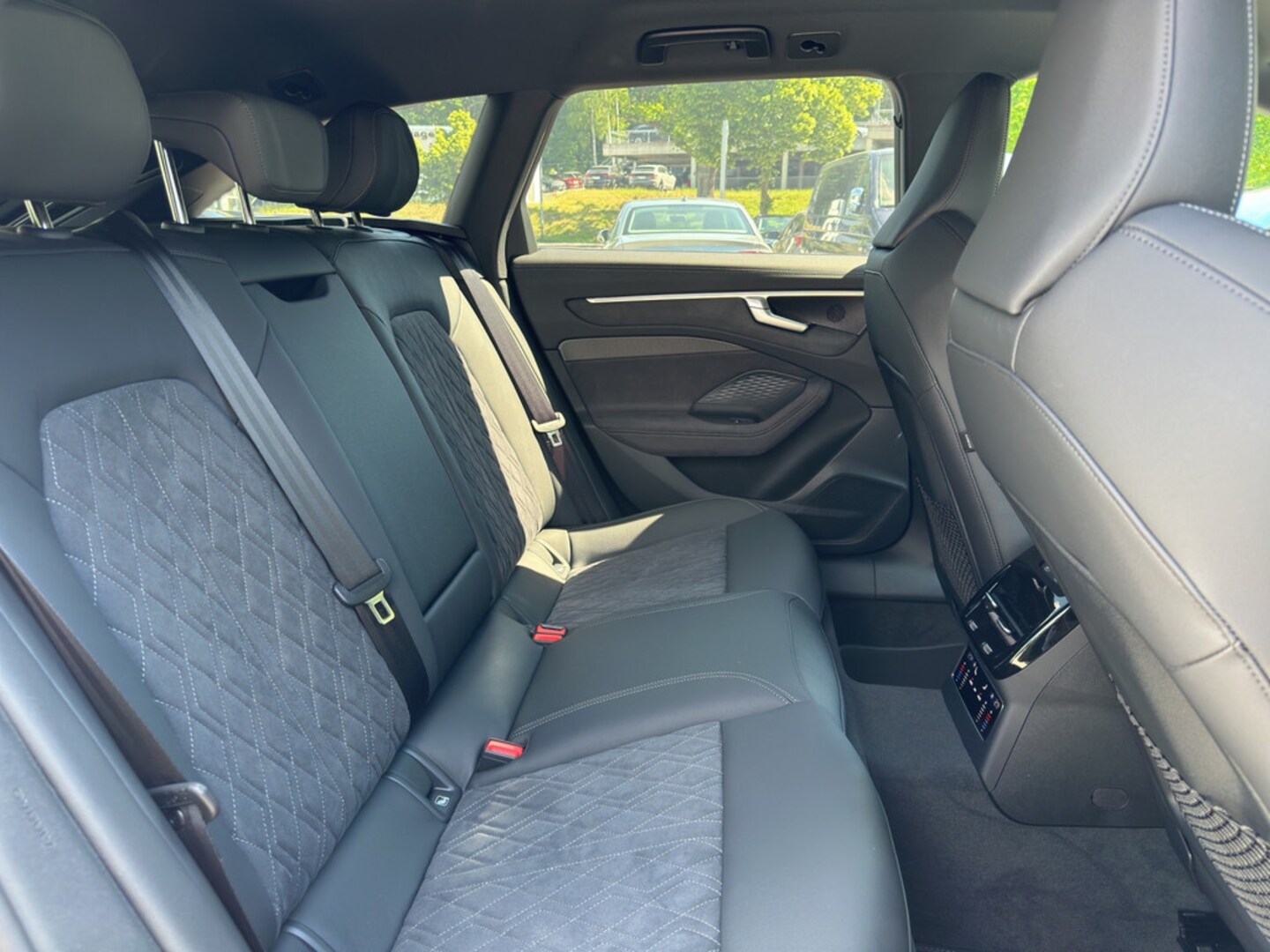 Bild über Audi A6 Avant edition one TDI quattro 150 kW S tronic - für weitere Informationen kontaktieren Sie den Audi Partner