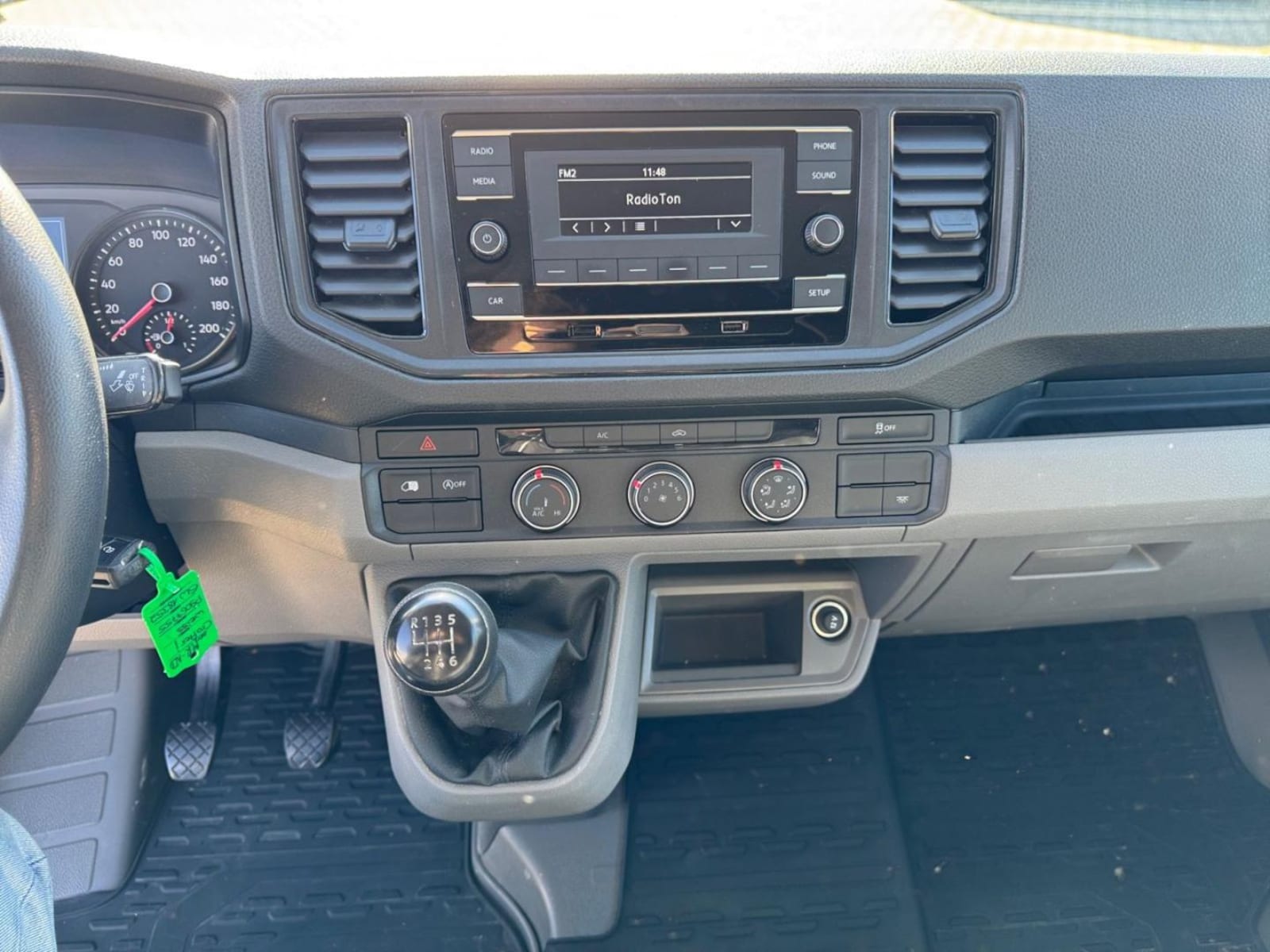 Volkswagen Crafter Kasten mittlerer Radstand – Bild 8