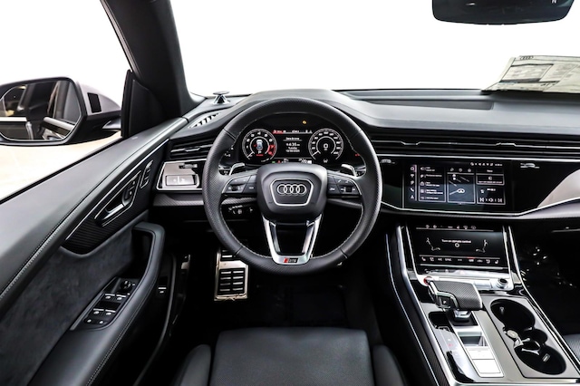 2026 Audi RS Q8 SUV performance