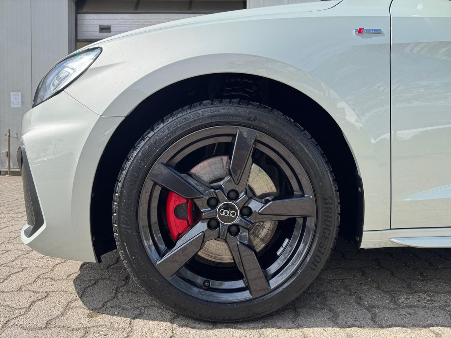 Bild über Audi A1 Sportback S line 40 TFSI S tronic - für weitere Informationen kontaktieren Sie den Audi Partner